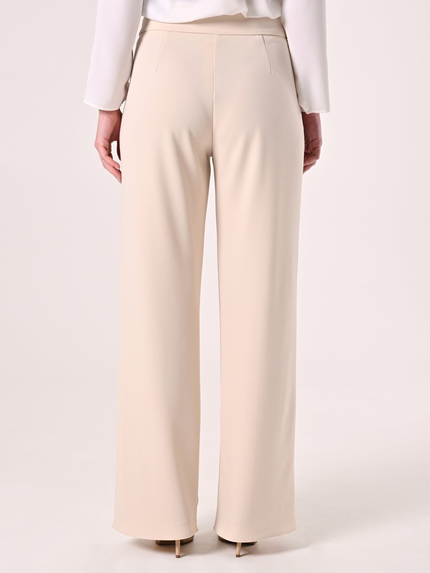 CALÇA COM CINTO