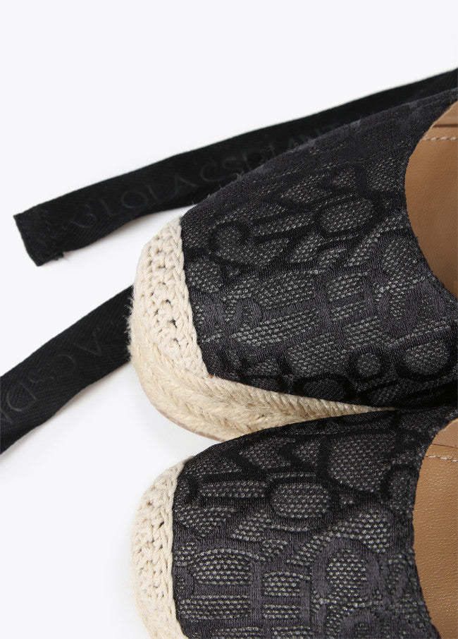 SANDÁLIA COM TACÃO E TECIDO