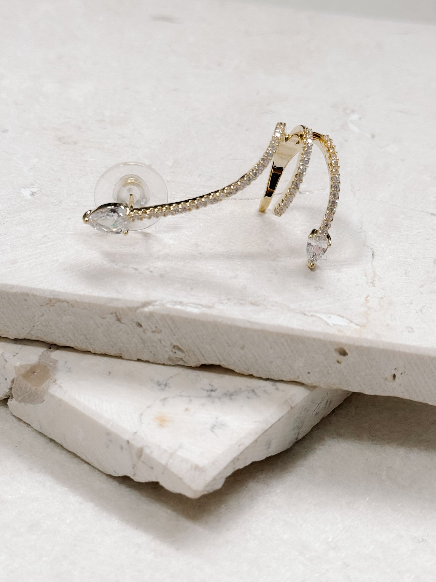 EAR CUFF COM CRISTAIS