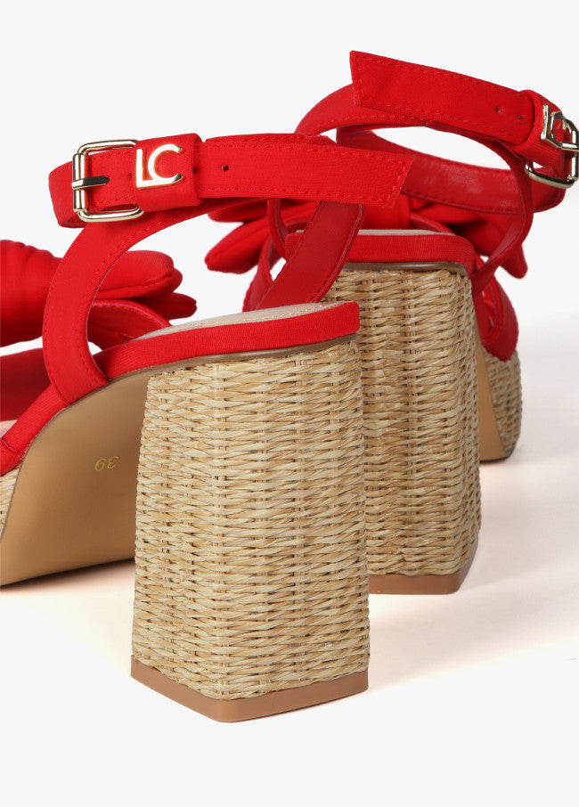 SANDÁLIAS DE TACÃO COM LAÇO