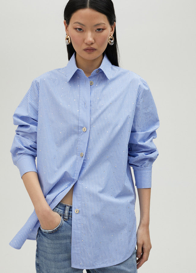 CAMISA COM RISCAS E BRILHOS