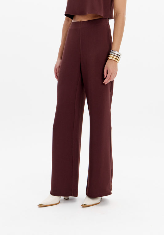 CALÇA COM PORMENOR