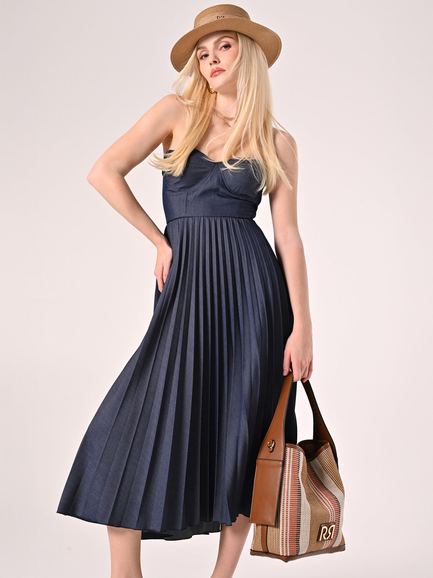 VESTIDO PLISSADO