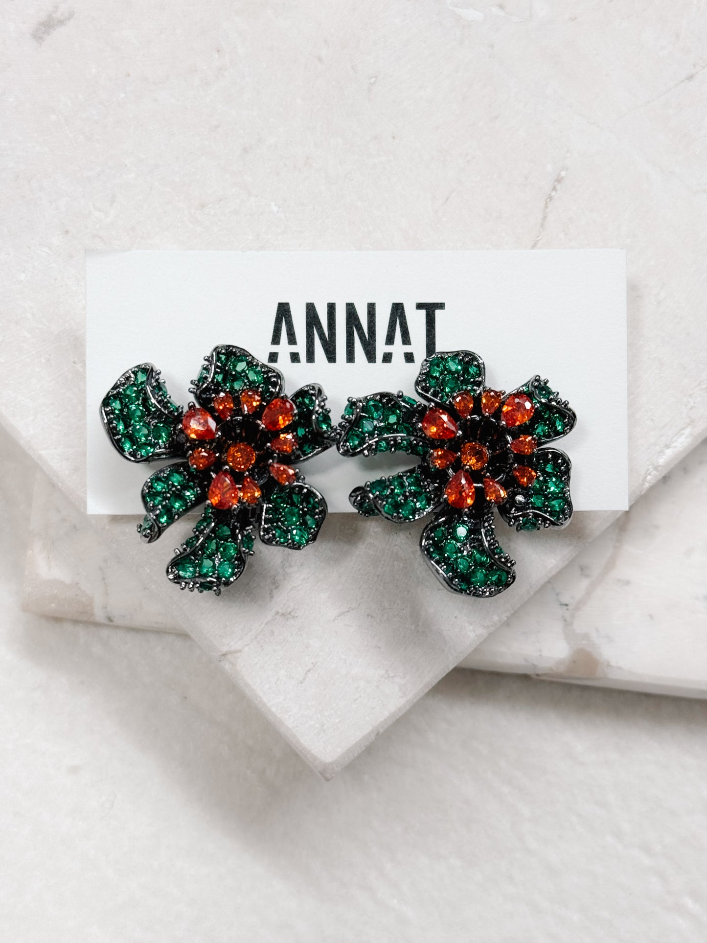 BRINCOS DE MOLA COM FLOR EM CRISTAIS SWAROVSKI