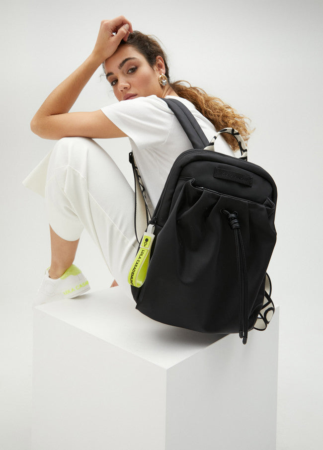 MOCHILA COM BOLSOS