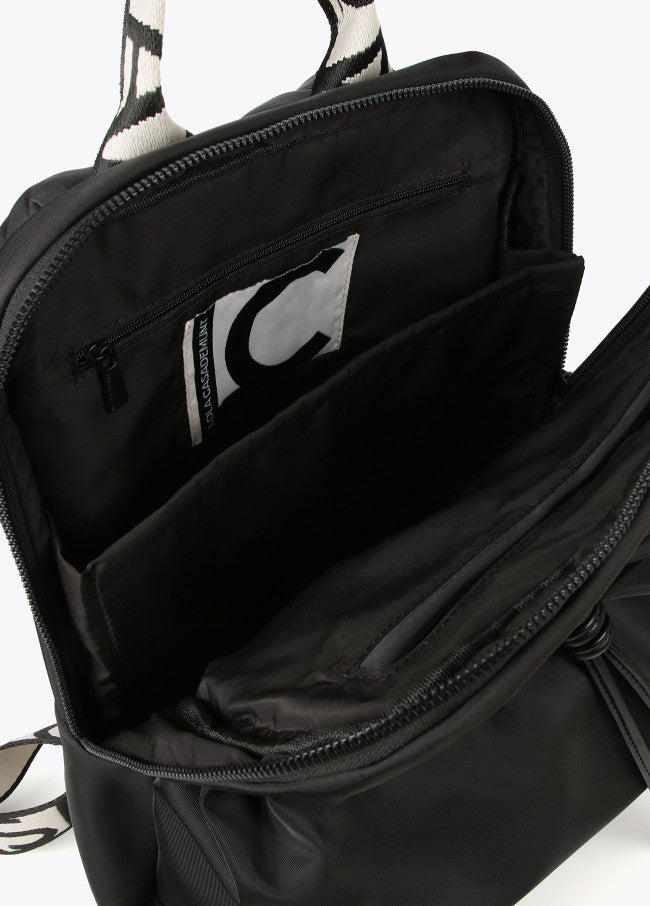 MOCHILA COM BOLSOS