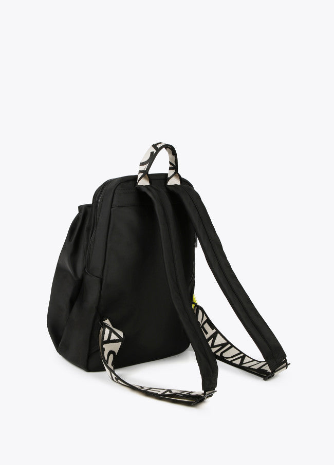 MOCHILA COM BOLSOS